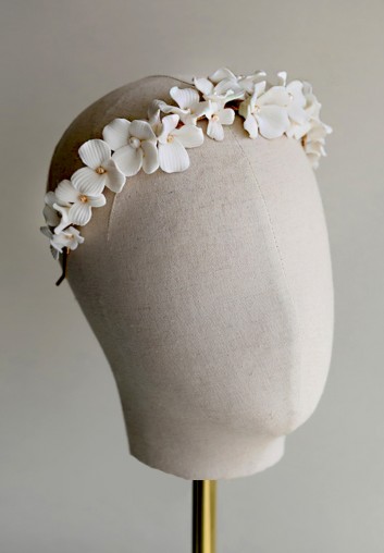 couronne de fleurs mariages ceramique porcelaine balnche