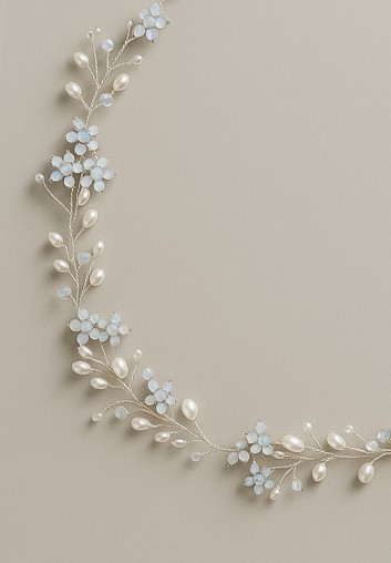 Couronne fleurie en opales bleues & perles – Éliora