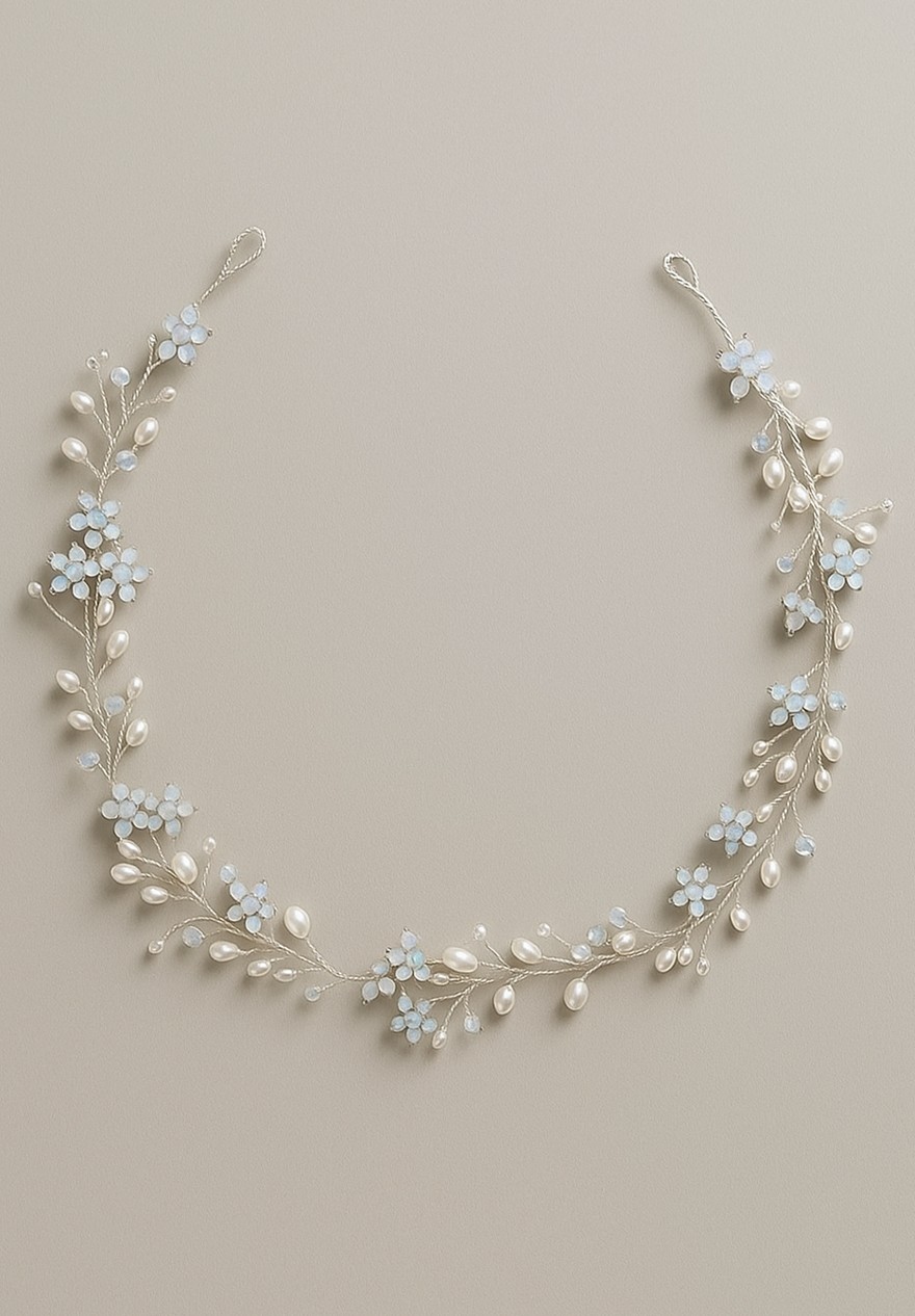 Couronne fleurie en opales bleues & perles – Éliora Couronne fleurie en opales bleues & perles – Éliora