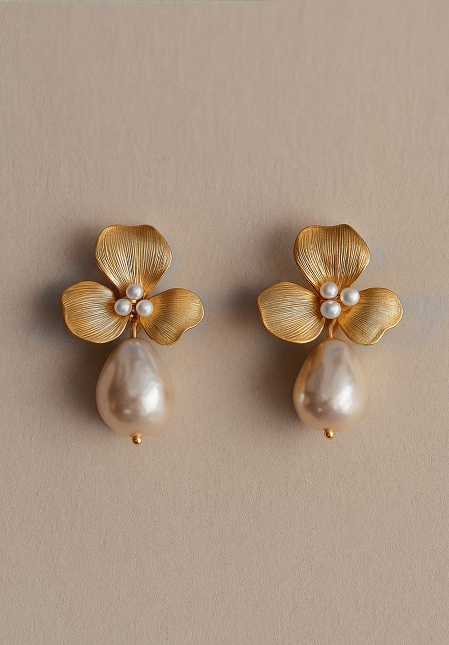 Boucles d’oreilles goutte d'eau douce et perles - Calista Boucles d’oreilles goutte d'eau douce et perles - Calista