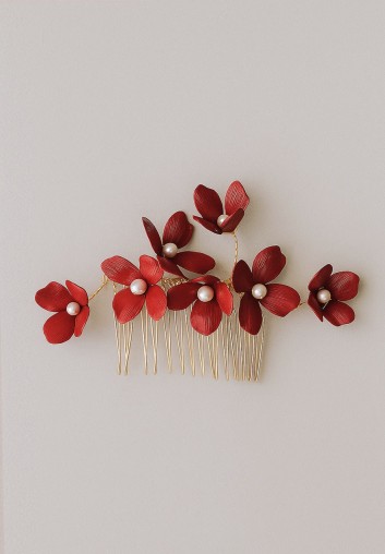 Peigne mariage fleuri rouge peint à la main – Carmen