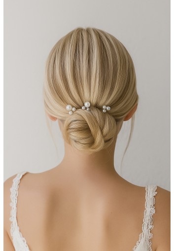 trois pics à chignon mariage triades de perles