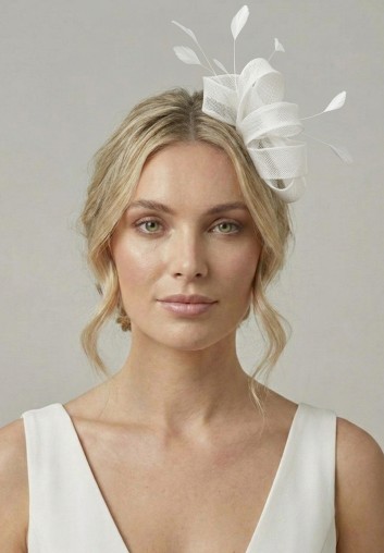 Chapeau de Mariage Fascinateur Mariée Blanc et Plumes - Charlotte