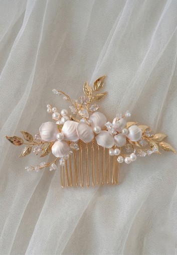 Peigne fleuri de mariage doré & fleurs blanches