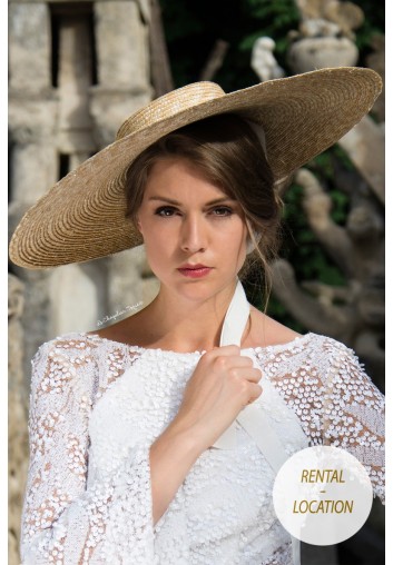 grand chapeau de paille en location pour femme pour mariage